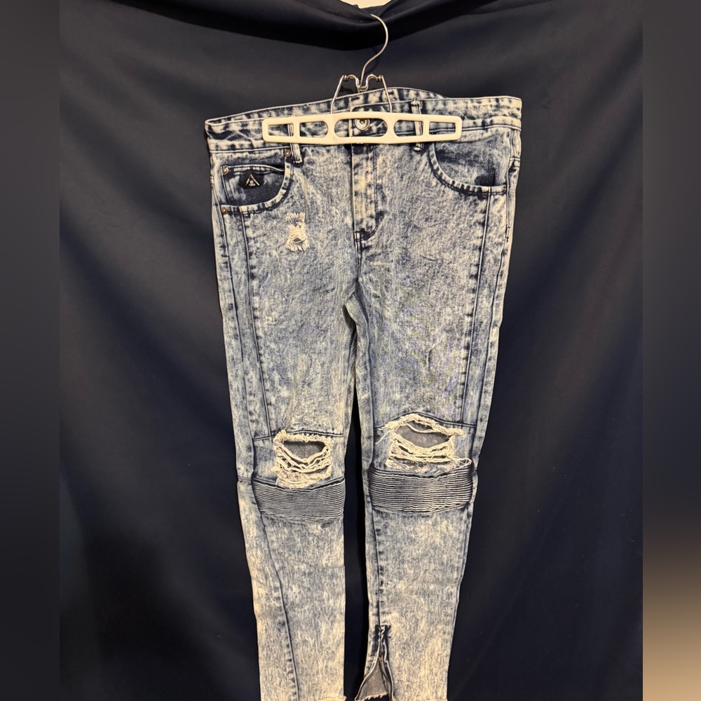 DMN Stylish Distressed Blue Jeans